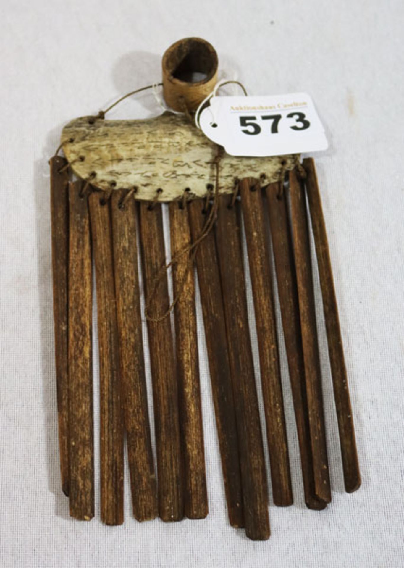 Antikes Windspiel ? mit Tierdekor, 20 cm x 10 cm, Alters- und Gebrauchsspuren
