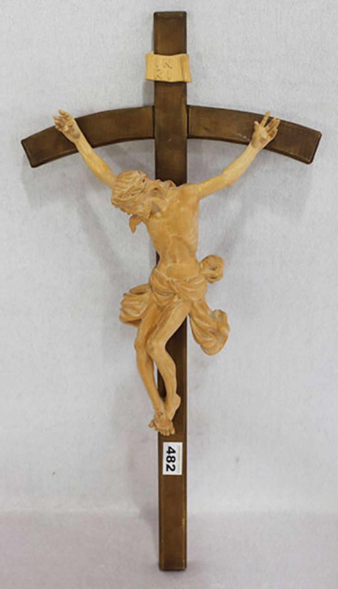 Holzkreuz mit Korpus Christi, rückseitig bez. 12-1987 Wedhorn, H 61,5 cm, B 31 cm