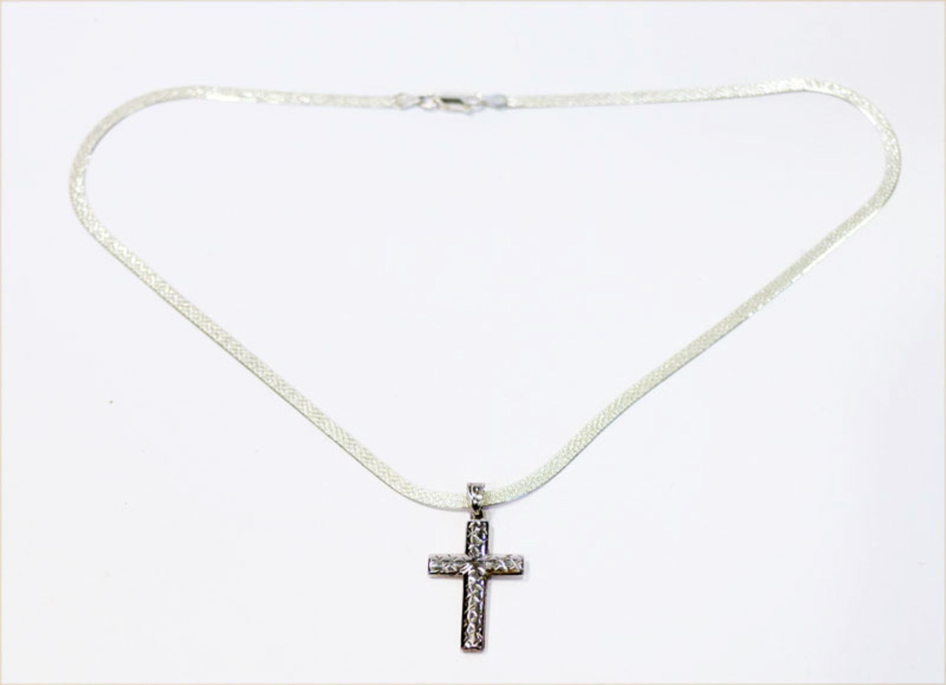 Silber Kette, L 44 cm mit Kreuz-Anhänger, L 3 cm, 8 gr.