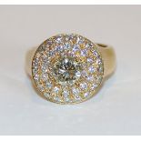 14 k Gelbgold Diamant-Ring, Mittelstein ca. 3 ct., Diamantkranz ca. 1,6 ct.. Gr. 59