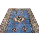 Teppich, Kairoun, blau/beige/bunt, Gebrauchsspuren, teils fleckig, Fransen beschädigt, 240 cm x