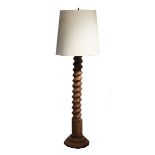 Holz Stehlampe, Lampenfuß ist ein Teil einer Weinpresse, mit beigem Stoffschirm, H cm, D 49 cm,