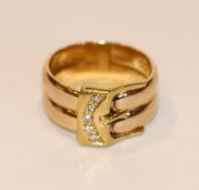 14 k Gelbgold Ring in Schließenform mit Diamanten, 9,3 gr., Gr. 54