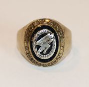 8 k Gelbgold Herrenring '1. Luftlande Division' mit Emblem, 7,8 gr., Gr. 69