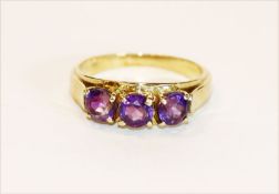 14 k Gelbgold Ring mit 3 Amethysten, 4 gr., Gr. 57