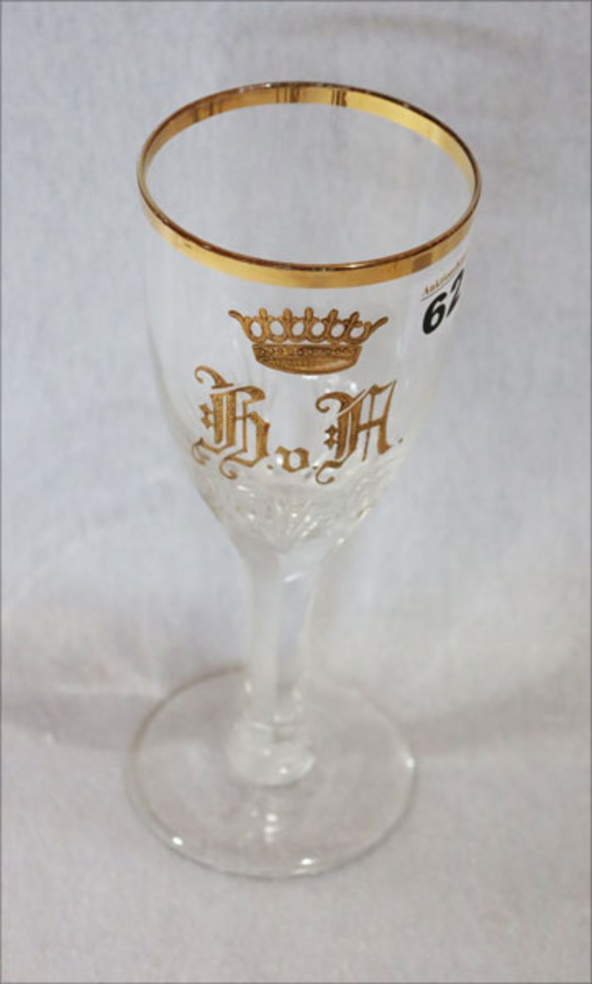 Weinglas, teils beschliffen mit Goldrand und Krone und Monogramm, H 20 cm, Gebrauchsspuren