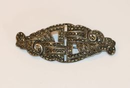 Silber Brosche mit Markastien, 3 Steine fehlen, B 6 cm, Altersspuren