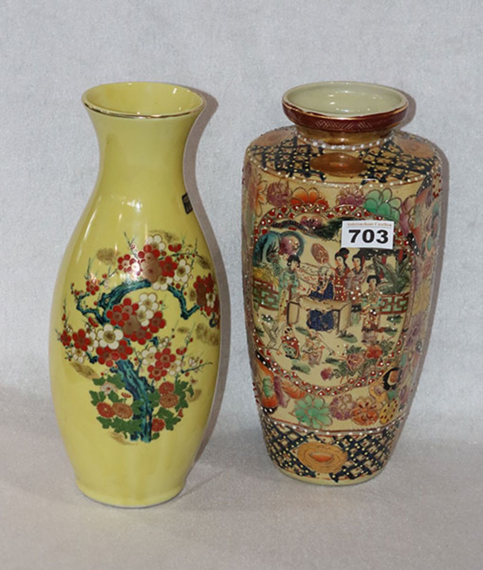 Satsuma Vase, H 30 cm, gemarkt Royal Satsuma, Made in China, und asiatische Blumenvase, H 31 cm,