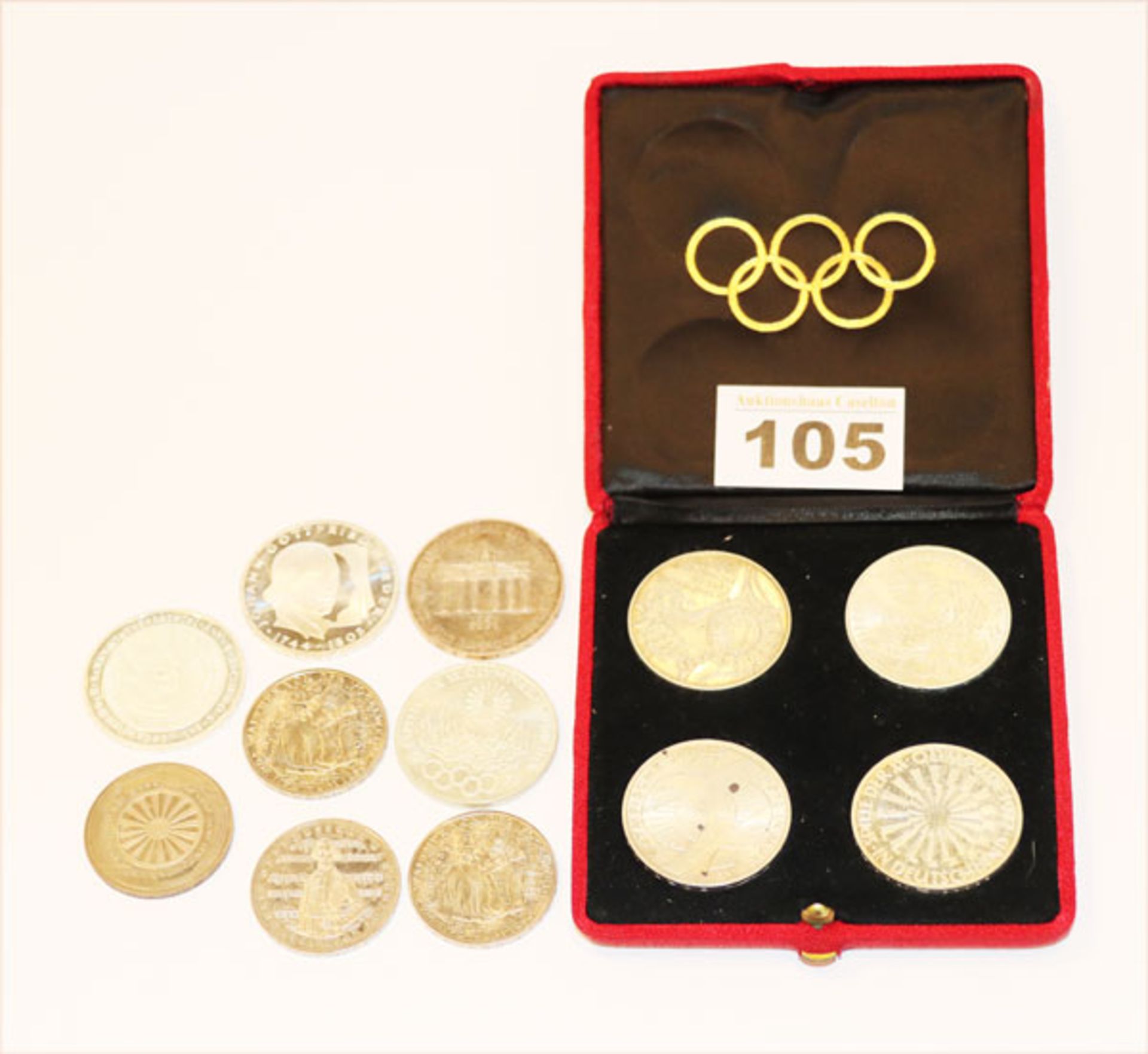 Konvolut: 4 Olympiamünzen 10 Mark München in Etui, und diverse Münzen, 30,-- DM nominal, teils