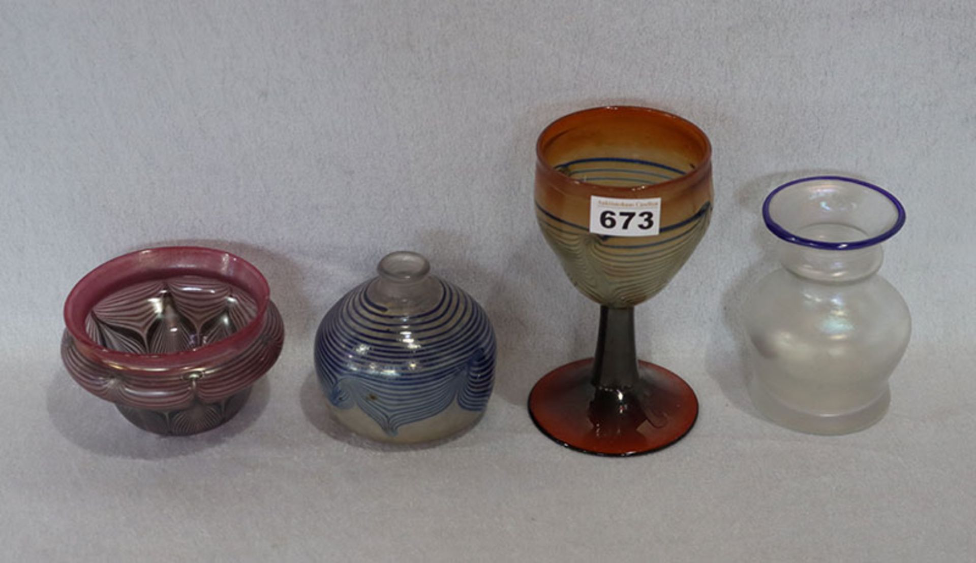 Glas-Konvolut: 2 Vasen, Schale und Kelchglas, alle signiert Eisch, H 8/ 18 cm, leicht