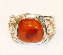 Ausgefallener Silber Armreif mit Reliefdekor und Bernstein, 57,1 gr., D 5,7 cm