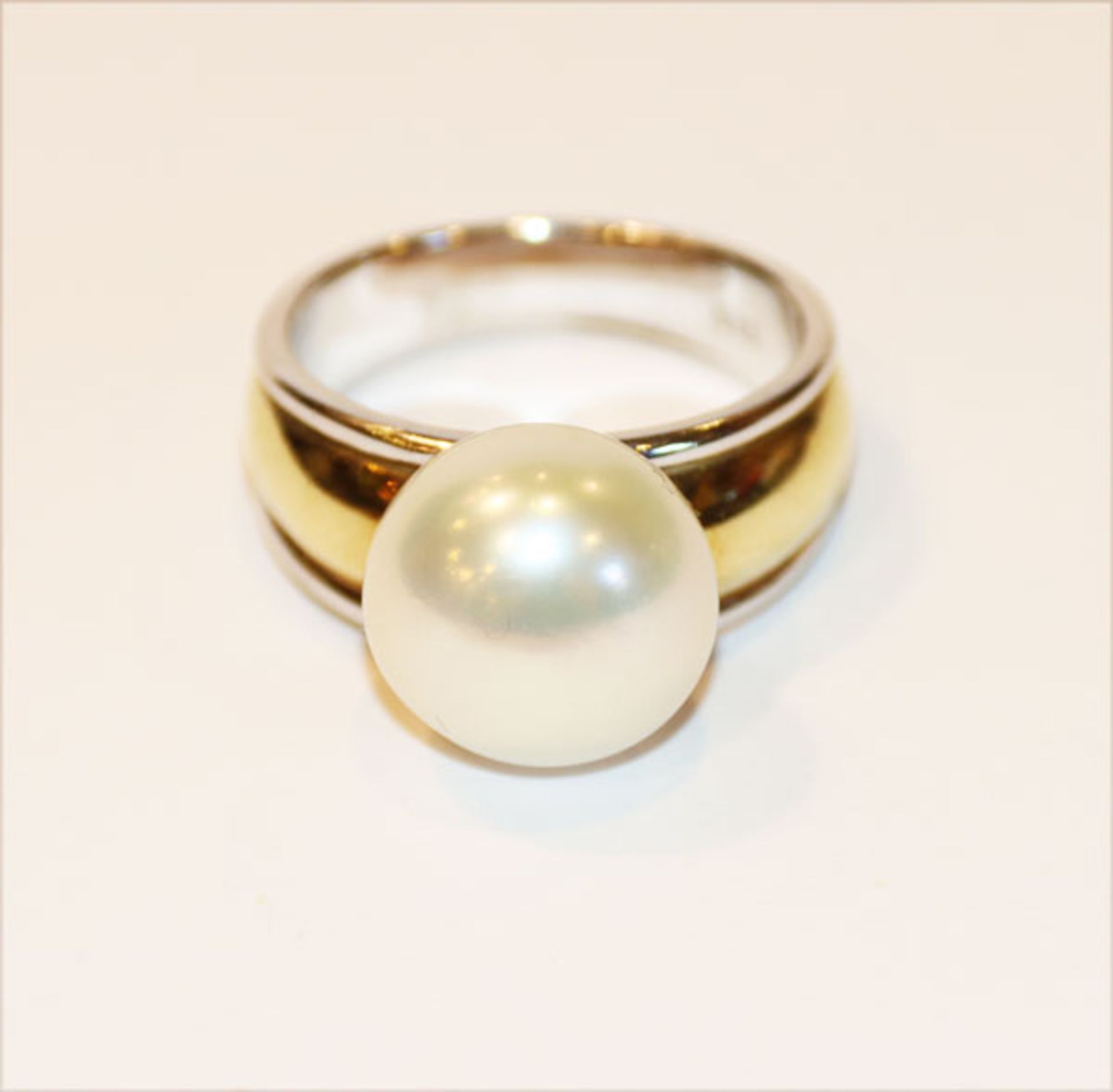 14 k Weißgold Ring mit großer Perle, 9 gr., Gr. 54