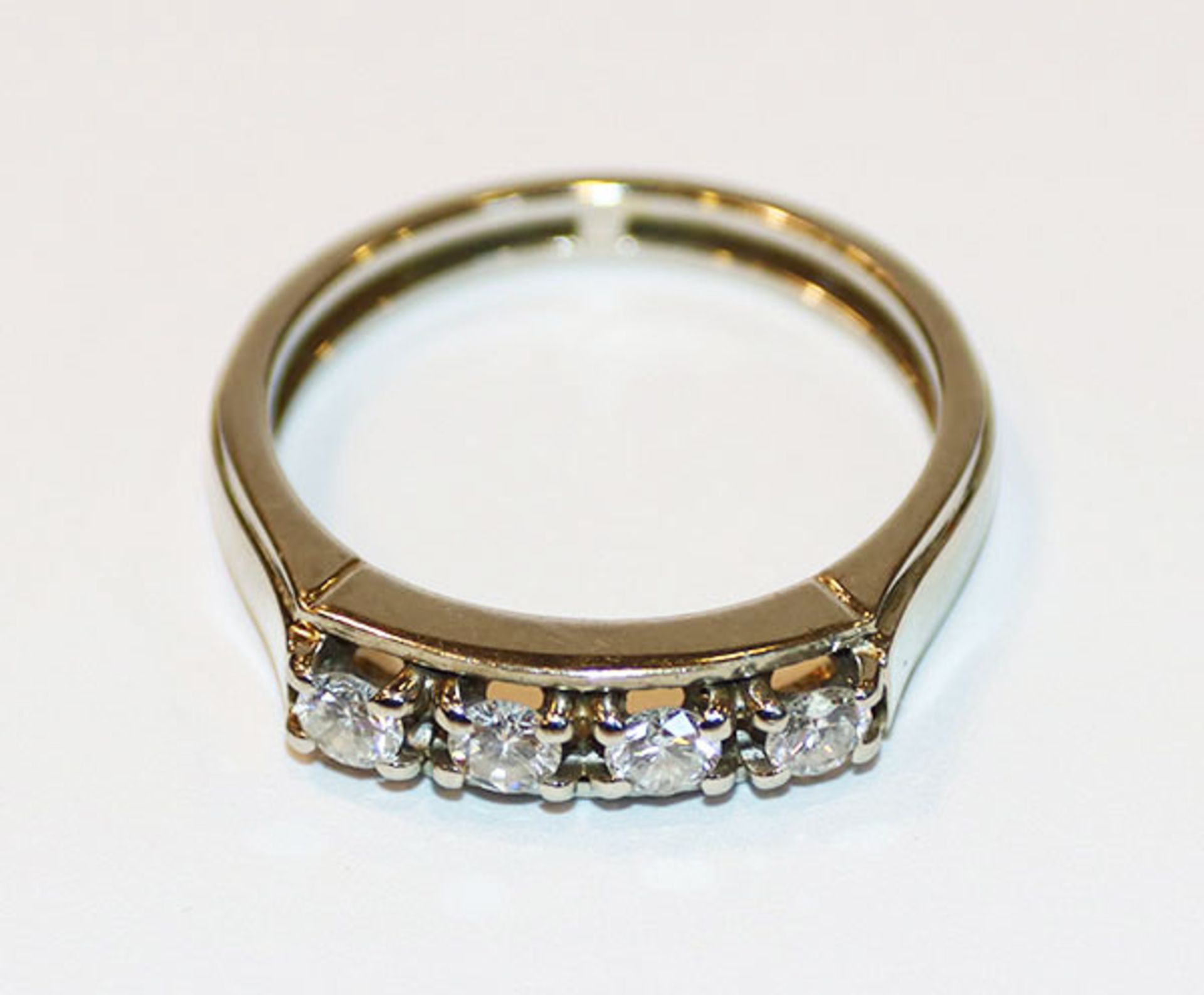 14 k Weißgold Ring mit 4 Diamanten, 3,7 gr., Gr. 60