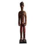 Lebensgroße Alusi-Figur aus Holz, Nigeria, männliche Figur, Schutzgottheit, teils verziert, '
