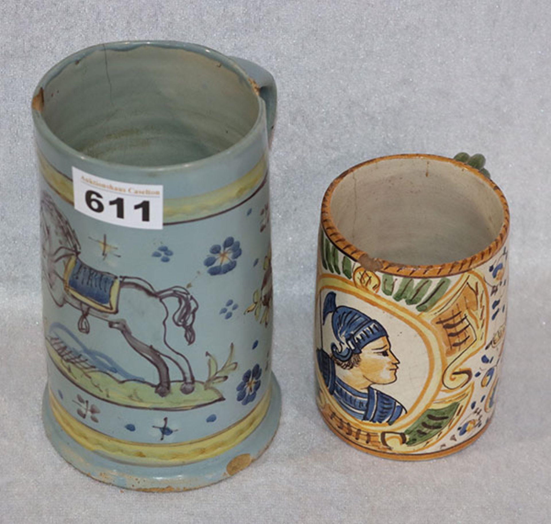 Fayence Henkelkrug mit Pferdedekor, um 1800, H 17 cm, beschädigt, und Porzellan Bierkrug mit