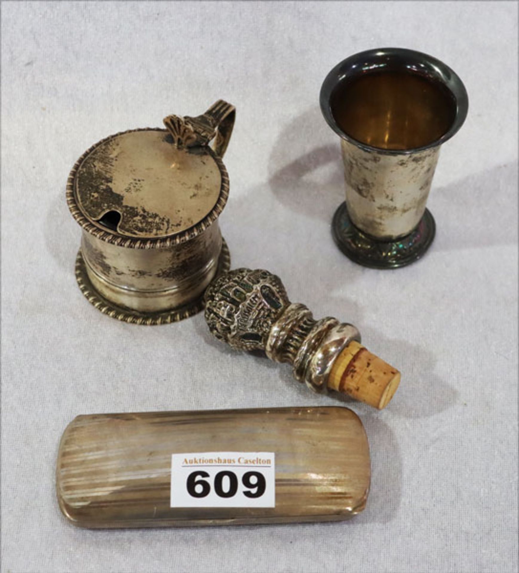 Silber-Konvolut: kleine Vase, Senfglas, Flaschenkorken und Brillenetui, 800/925 Silber, zus. 264