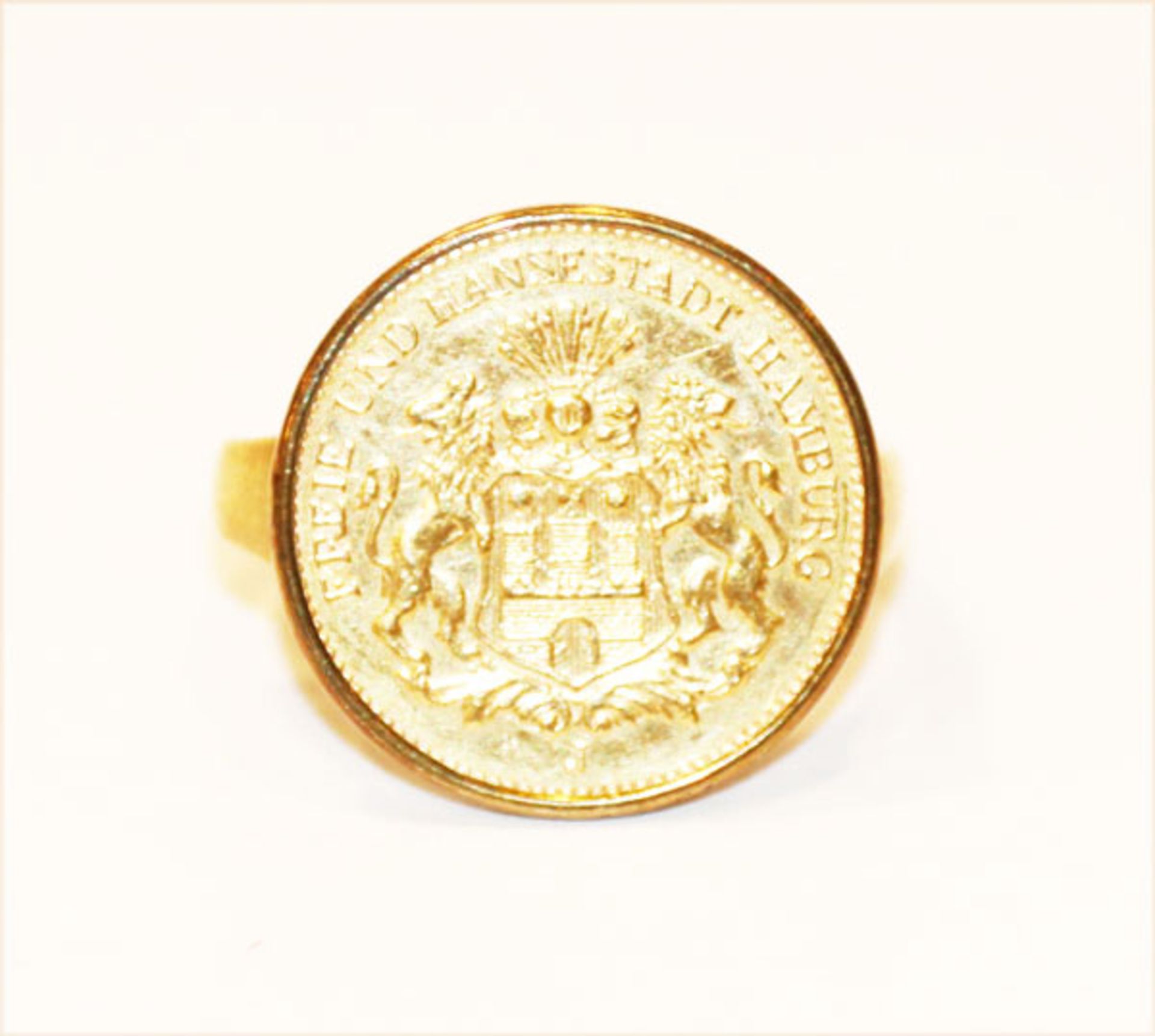 14 k Gelbgold Ring mit gefaßter 10 Reichsmark Münze Hamburg, 4 gr., Gr. 52