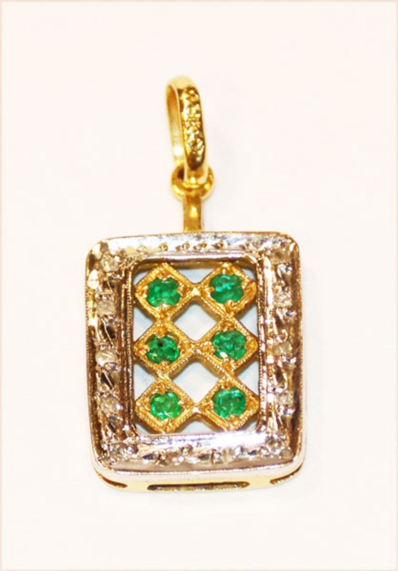 18 k Weiß- und Gelbgold Anhänger mit Diamanten und 6 Turmalinen, 2,9 gr., 2,5 cm x 1,4 cm