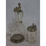 Glas Henkelkrug mit Zinn-Deckel und Fußmontierung, H 28 cm, um 1800, und Glas Bierkrug mit