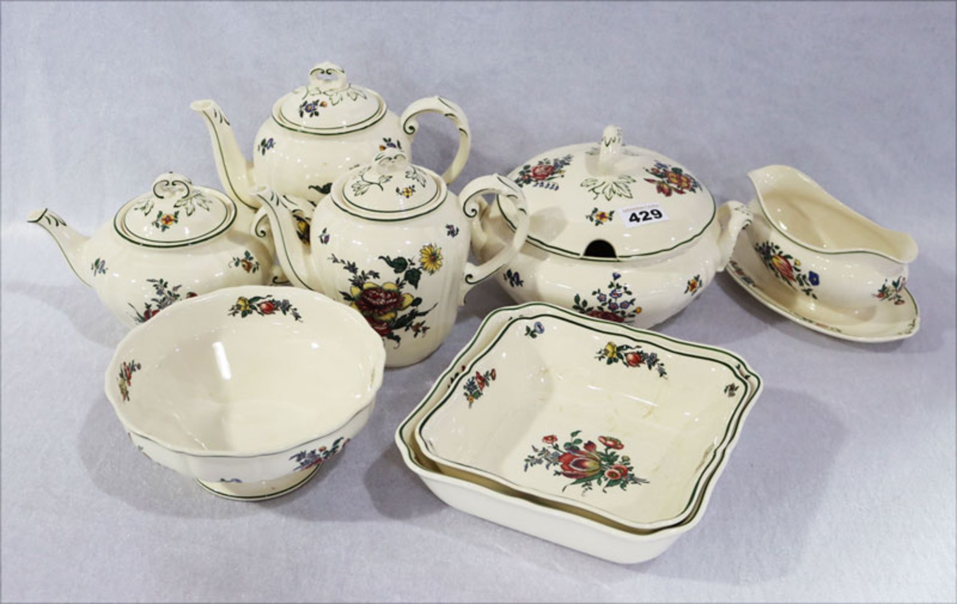 Villeroy & Boch Geschirrteile, Dekor Alt Strassburg, Teekanne, 2 Kaffeekannen, Sauciere, 2 eckige