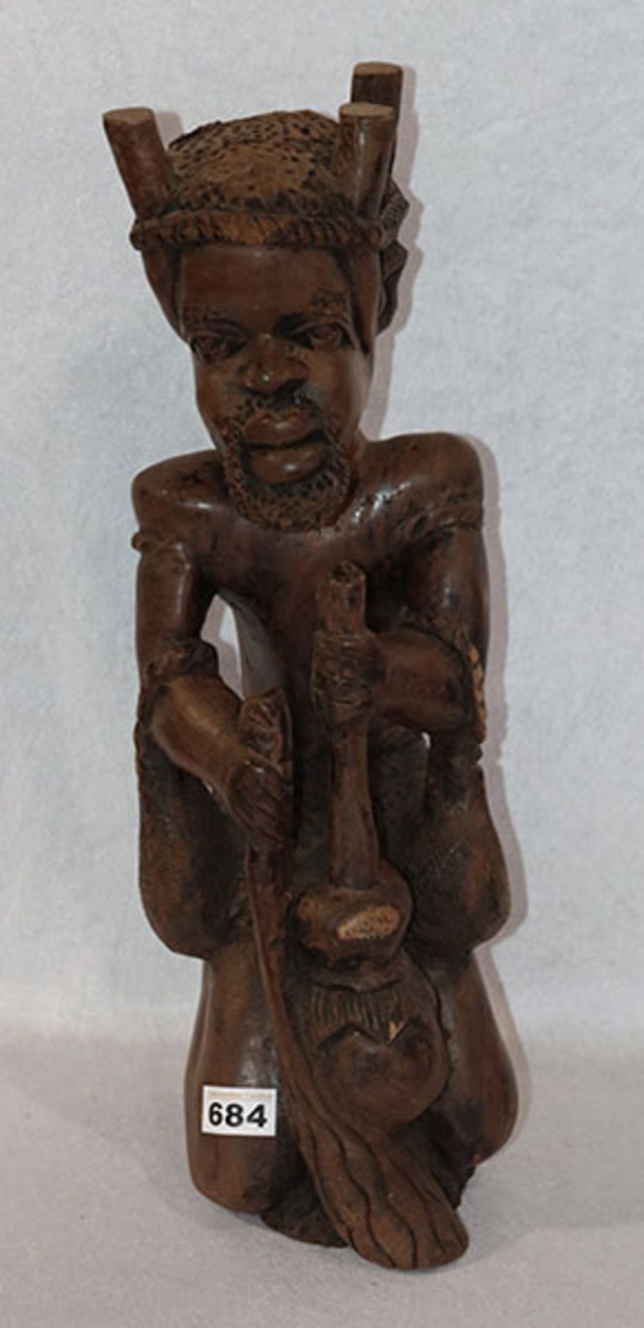 Afrikanische Holzskulptur, teils bestossen, H 52 cm, Altersspuren