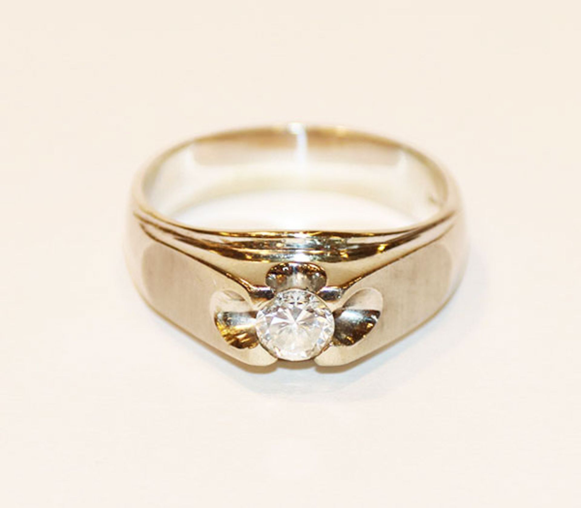 14 k Weißgold Ring mit 0,61 ct. Diamant,tw/vII, mit Expertise, 12 gr., Gr. 66