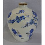 Hutschenreuther Bodenvase mit handgemaltem blau/goldenem Blumendekor, H cm, D ca. 35 cm, leicht