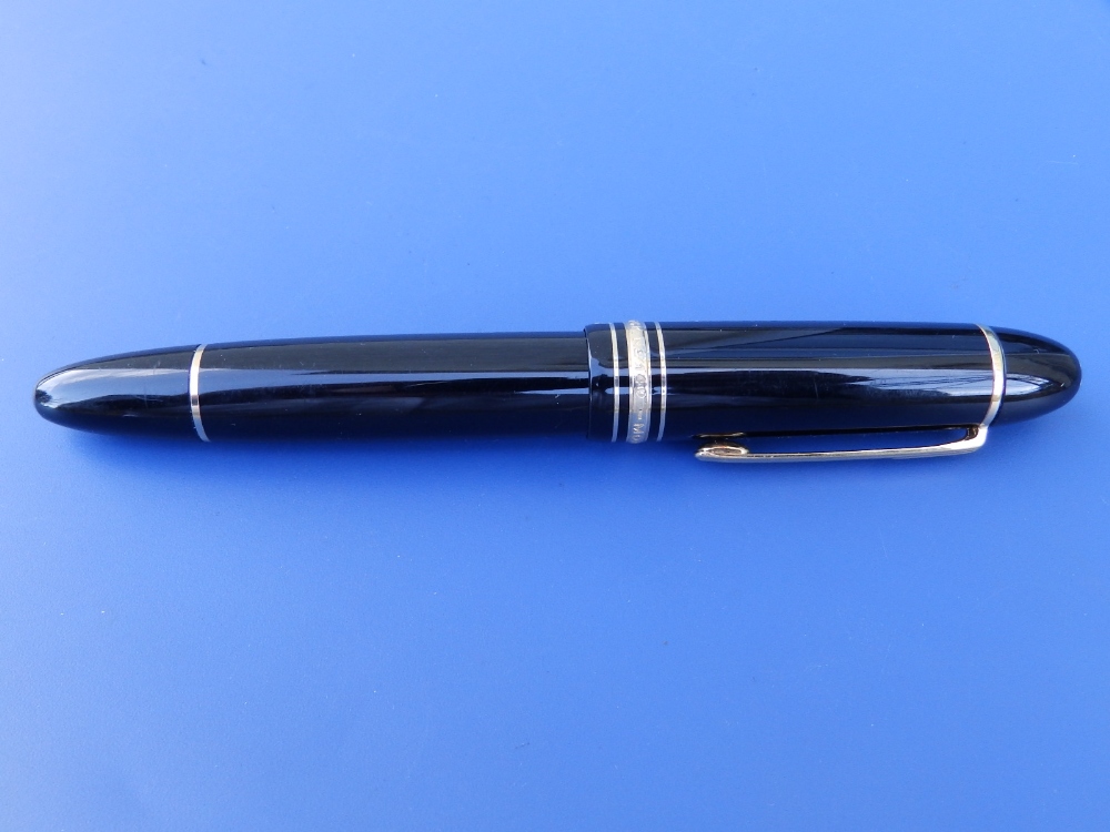 A Montblanc Meisterstuck No.149 presentation fountain pen with 18K bi-colour 4810 nib, the cover