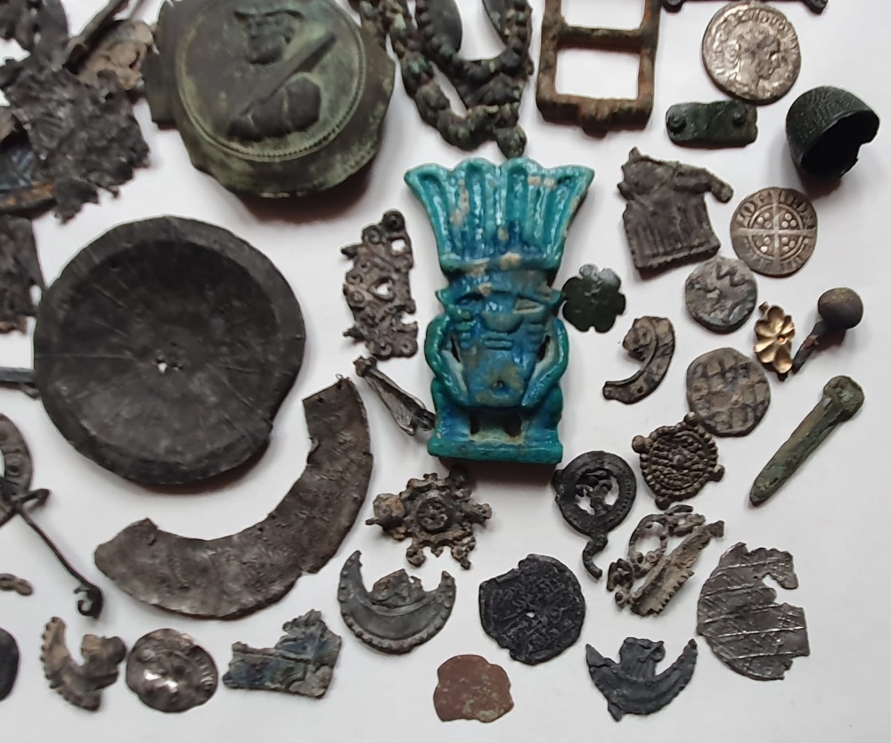 A collection of artefacts, Roman & hammered coins - many appear to have been excavated. - Image 3 of 5