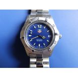 A boxed gent's stainless steel Tag Heuer Automatic 200 Meters diver's bracelet wrist watch, the blue