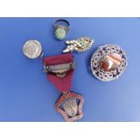 An agate set oval Scottish silver brooch, a Masonic medal and three other items. (5)