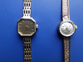 A lady's 9ct gold Jean Renet quartz bracelet wrist watch and a lady's 9ct gold watch with damaged