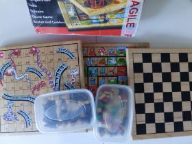 A Waddington '7 in One' games compendium.