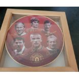 MANCHESTER UNITED COLLECTORS PLATE IN DISPLAY CASE