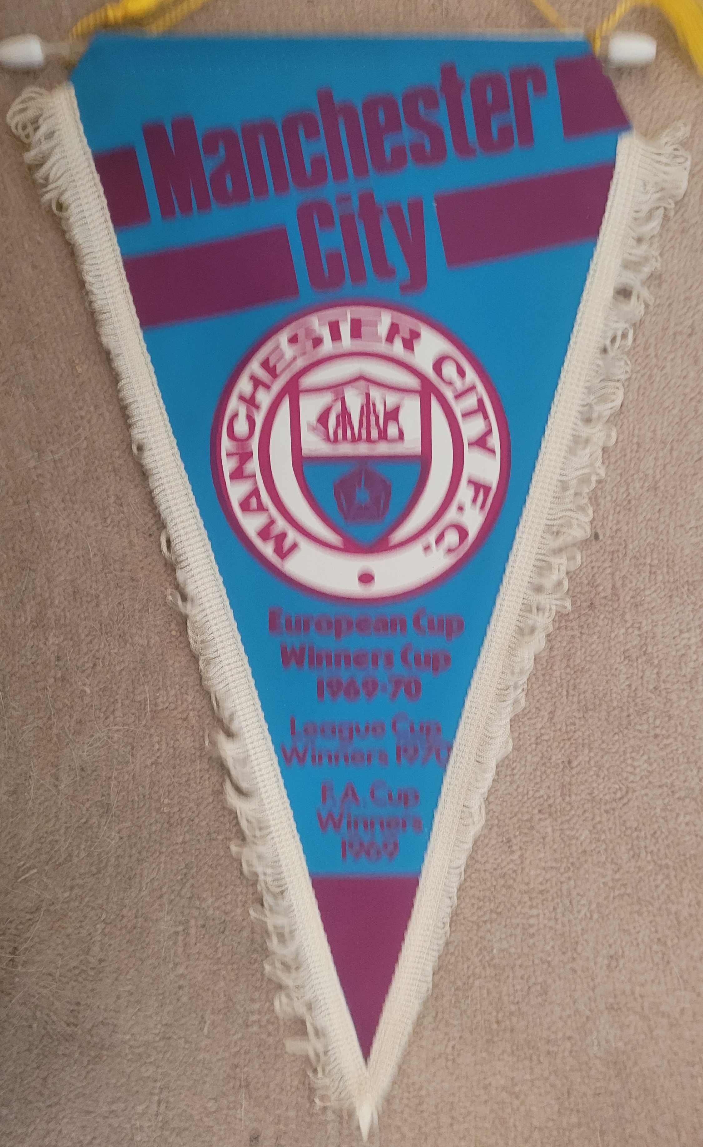 VINTAGE MANCHESTER CITY PENNANT