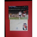 ENGLAND 1966 WORLD CUP PLAYER GEOFF HURST PHOTO & SIGNED CARD BOTH MOUNTED