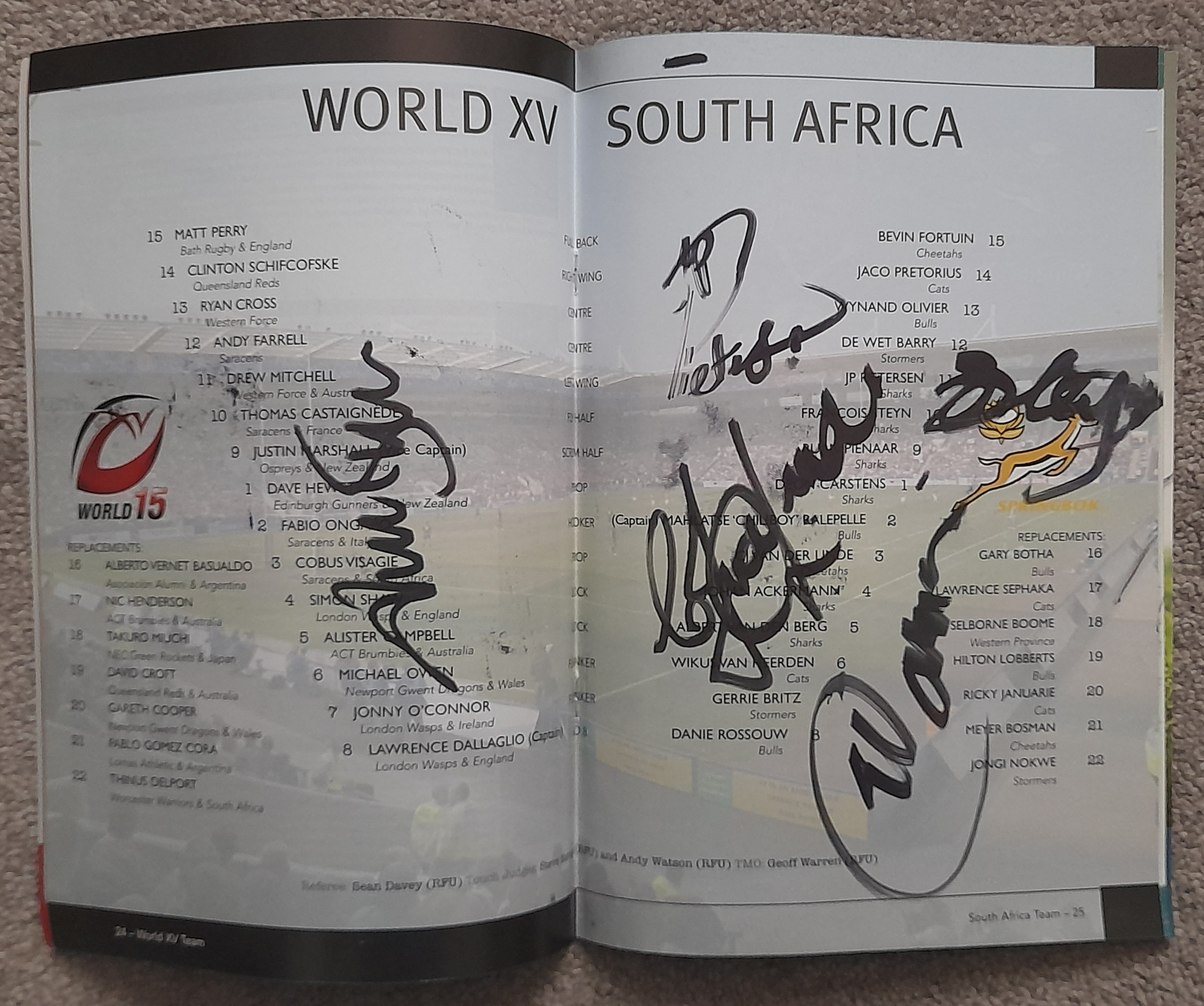 RUGBY UNION - 2006 WORLD XV V SOUTH AFRICA AUTOGRAPHED PROGRAMME