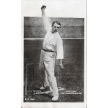 CRICKET - ORIGINAL EARLY 1900'S POSTCARD OF J.T. HEARNE MIDDLESEX