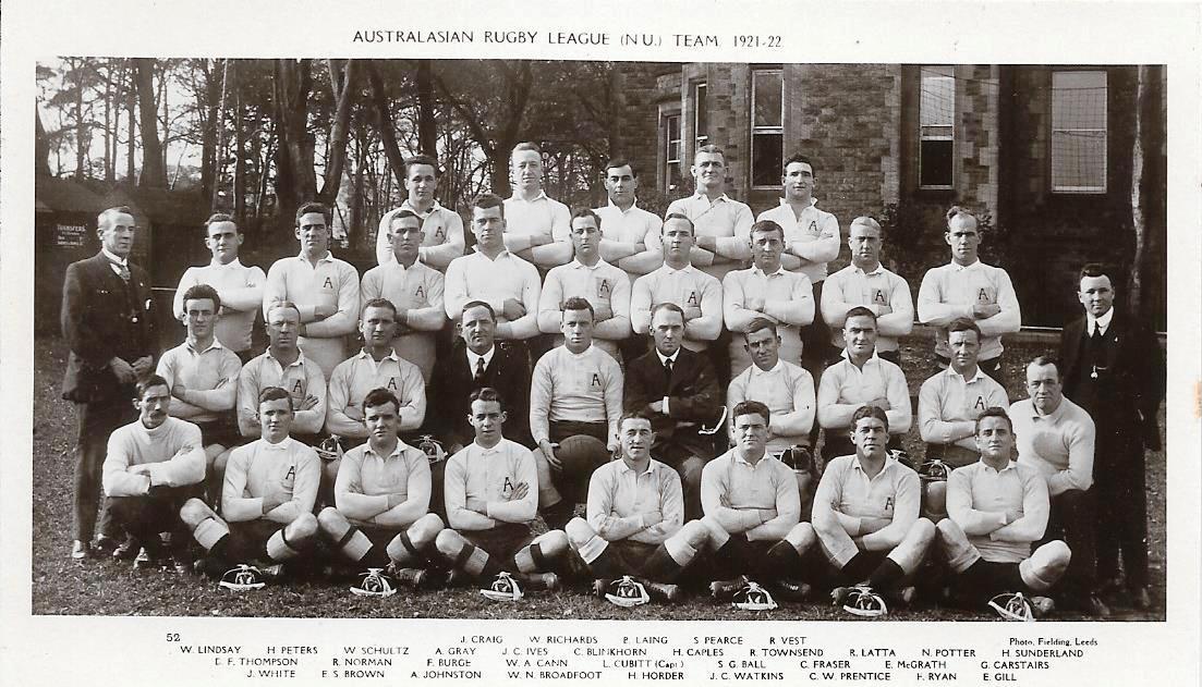 1921-22 ORIGINAL POSTCARD OF THE AUSTRALIAN RUGBY LEAGUE TEAM