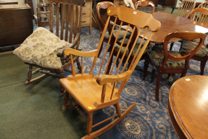 Light timbered rocking chair, height to the seat 42 cm,