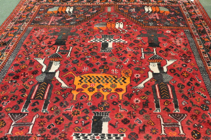 Large red patterned rug, cats, mice and possibly llamas, length 280 cm, - Image 2 of 2