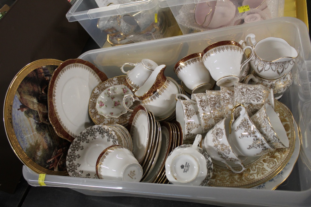 Box of decorative cups, saucers,