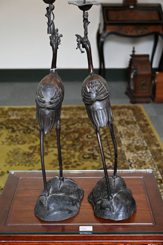 A pair of Japanese bronze crane candle holders. Height 62 cm. - Image 4 of 8