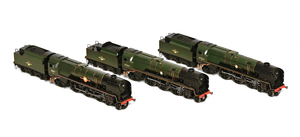 Three Hornby 00 Merchant Navy class 4-6-2 steam locomotives, Lamport and Holt Line,