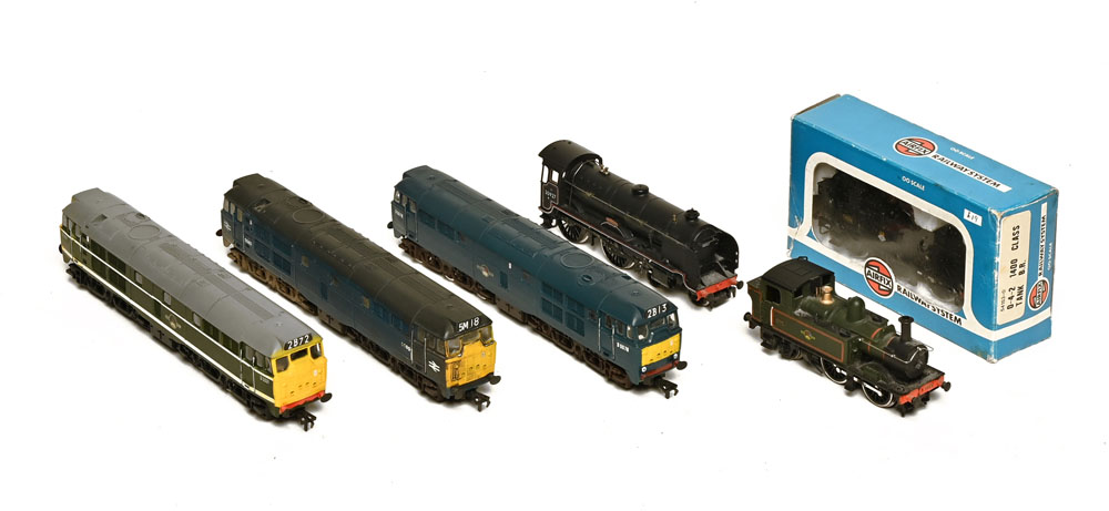 Six 00 gauge airfix locomotives, 3 diesel and 3 steam, D5578, D5580, D5531, D30927 Clifton,