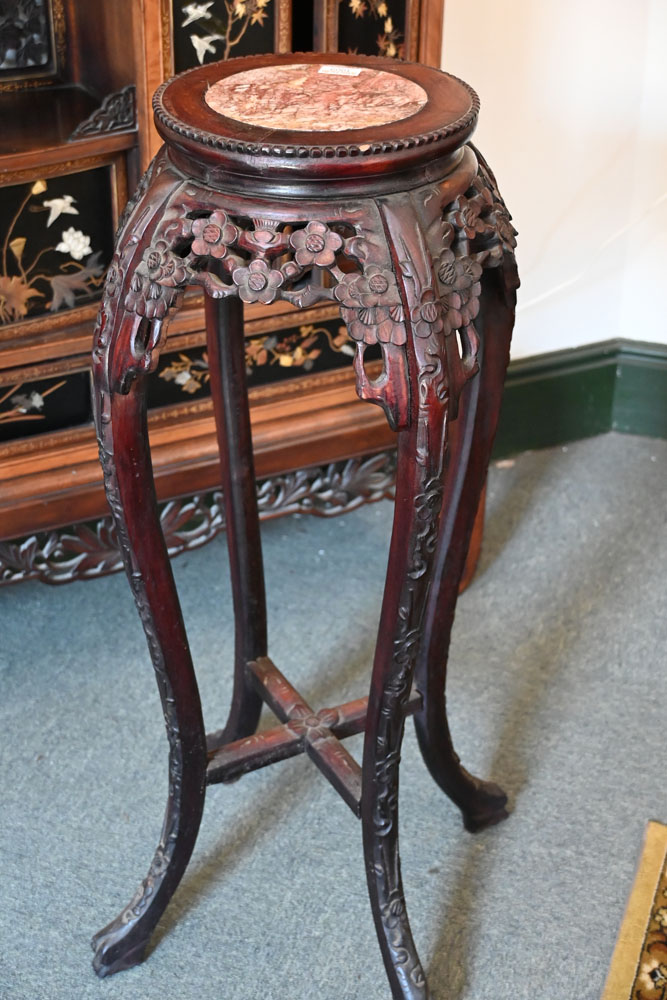 A late 19th century Chinese rouge marble topped hardwood jardiniere stand, with circular top. - Image 3 of 6