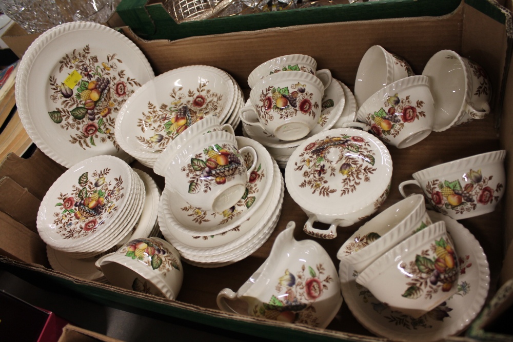 Windsor Ware Pomona pattern part tea and dinner set