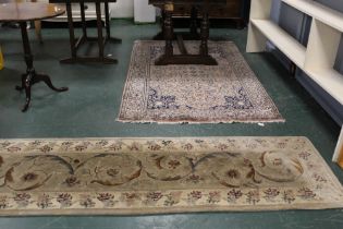 Rectangular floral patterned rug, width 125 cm, length 195 cm,