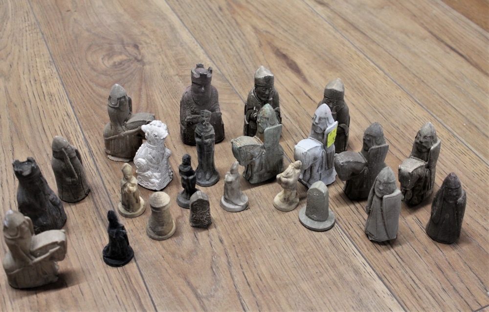 Large quantity of mixed chess pieces - Image 2 of 4