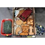 Wooden toys and jigsaw puzzles, chess set,